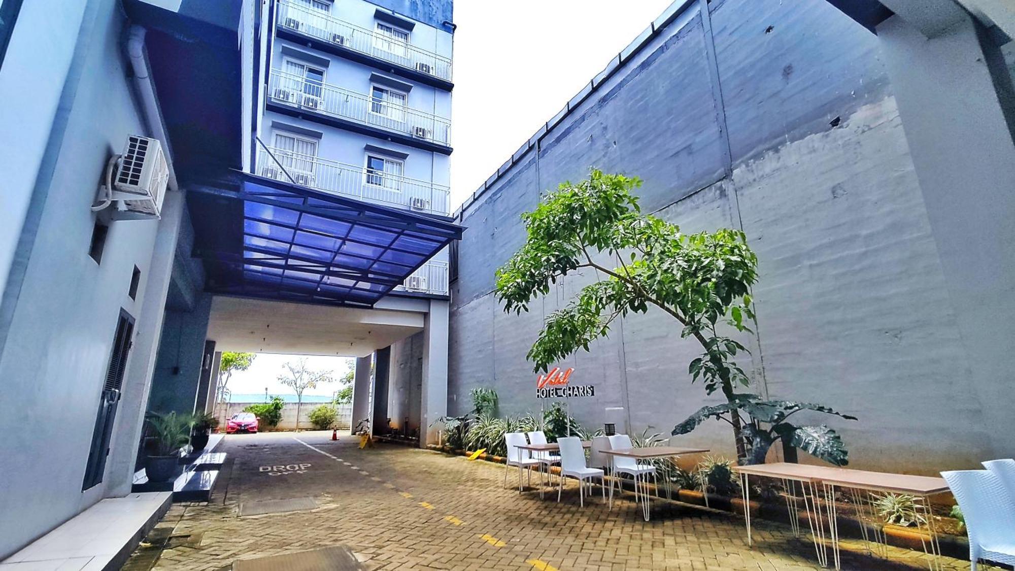 Votel Hotel Charis Tuban Tuban  Exterior foto