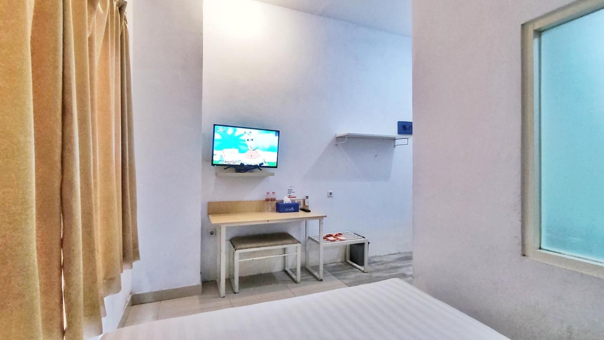 Votel Hotel Charis Tuban Tuban  Exterior foto